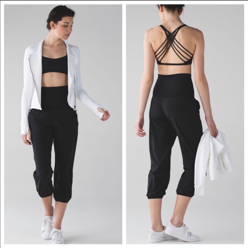 Lululemon Om Cropped Joggers- Black